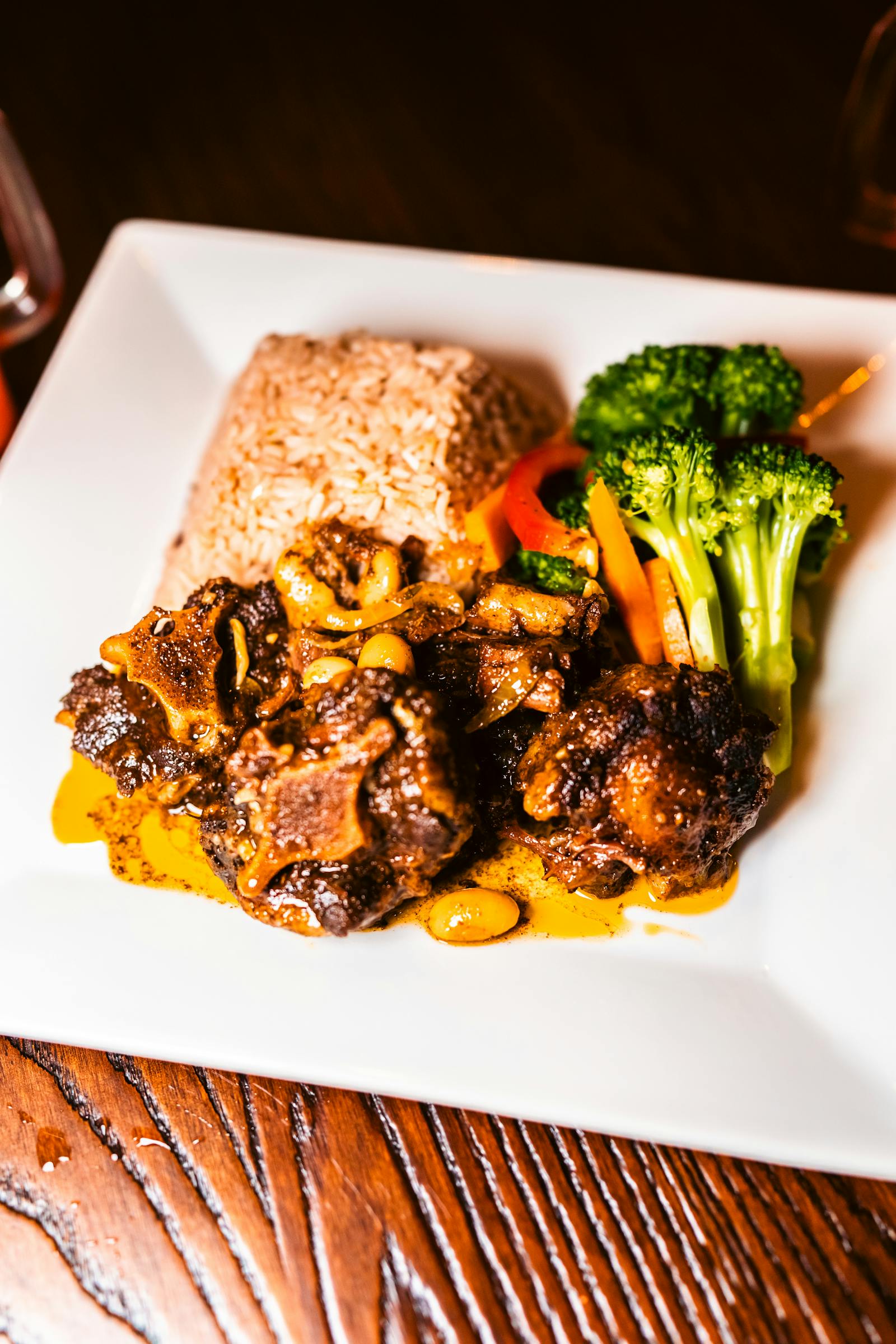 A plated Shantoo dish with fresh vegetables